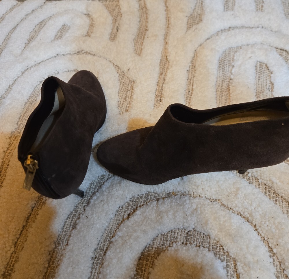 Jimmy Choo Shoes - Picture 2 of 8